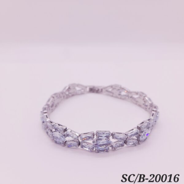 Pulsera de Cubics con Broche / B20016