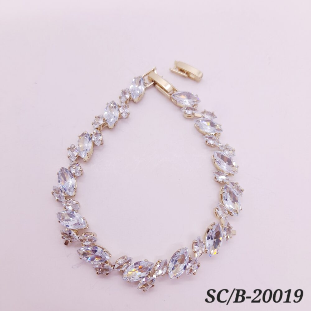 Pulsera de Cubics con Broche / B20019