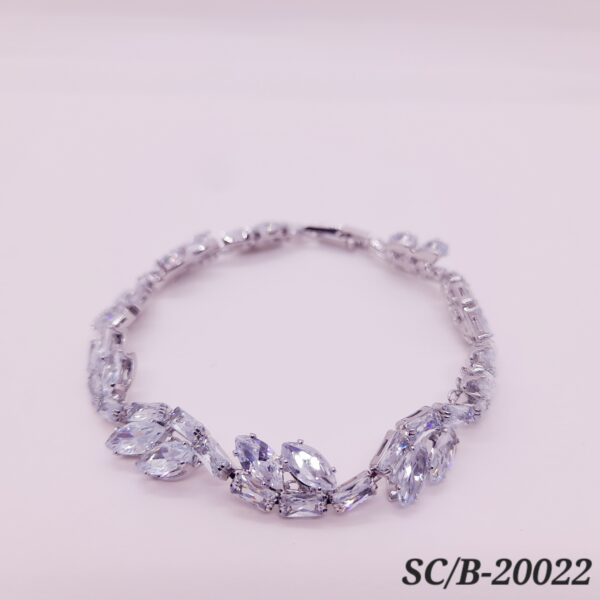 Pulsera de Cubics con Broche / B20022