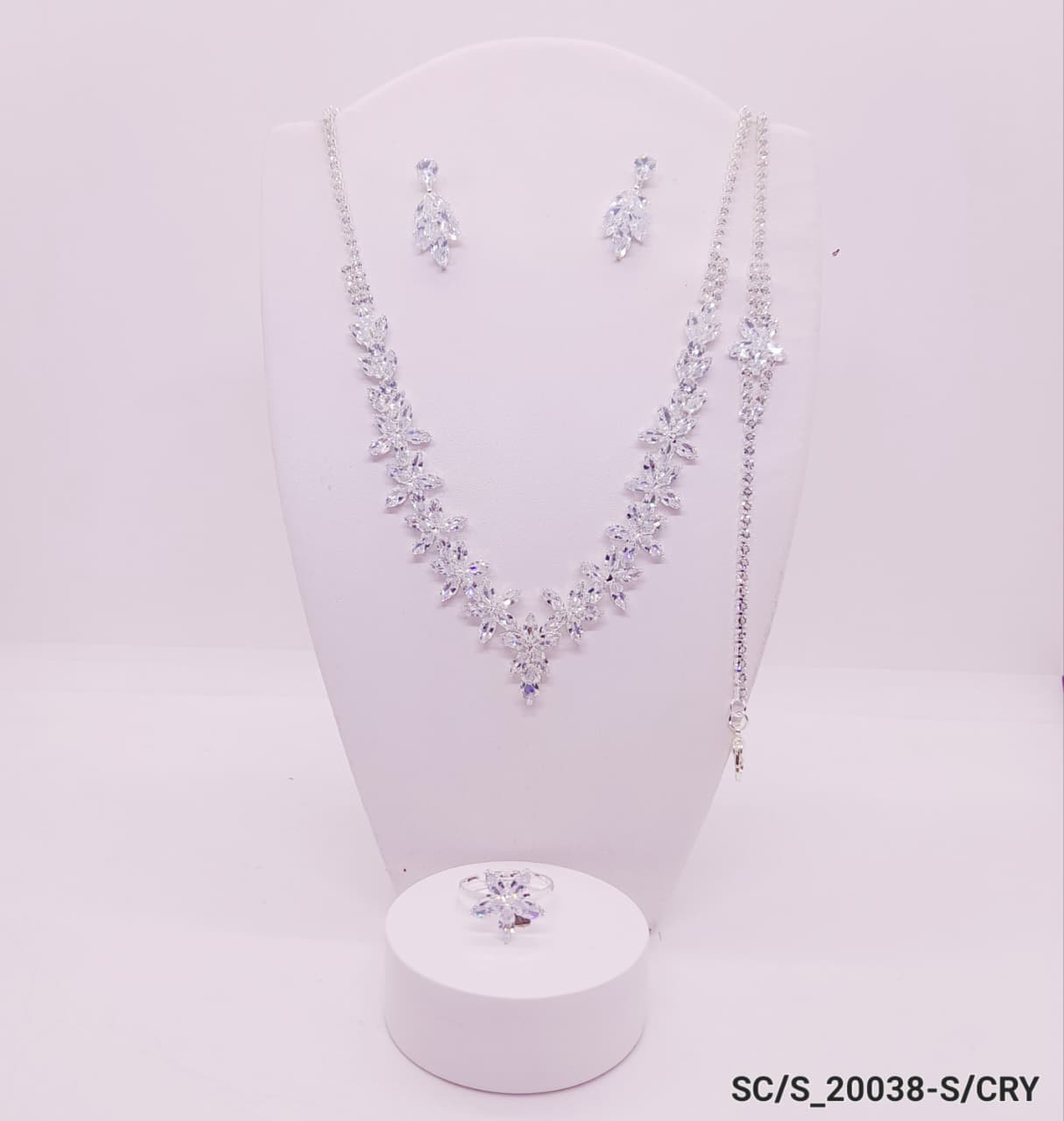 Set Collar con Aros, Pulsera y Anillo de Strass / S-20038