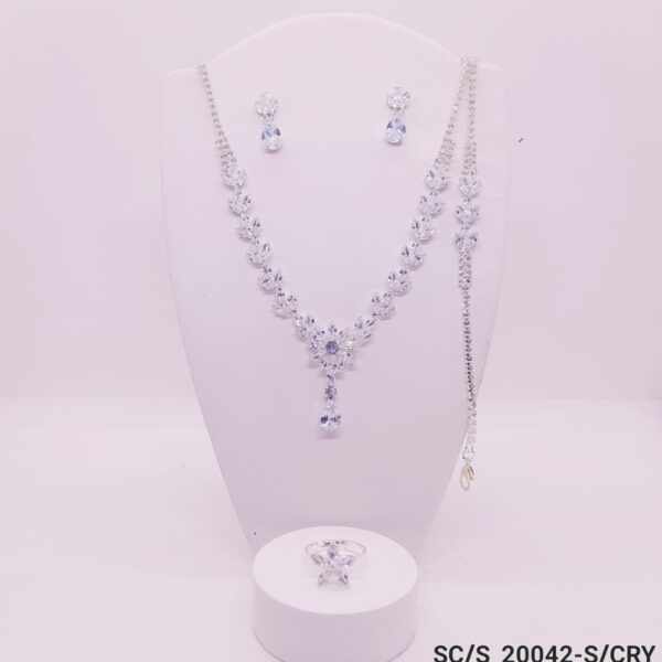 Set Collar con Aros, Pulsera y Anillo de Strass / S-20042