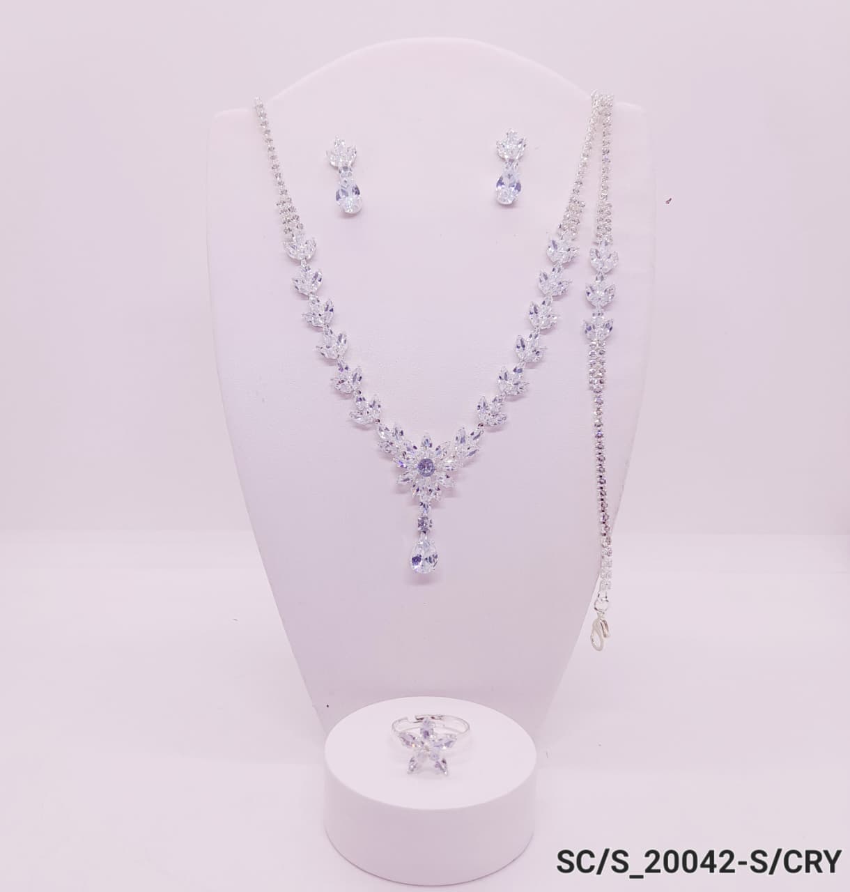 Set Collar con Aros, Pulsera y Anillo de Strass / S-20042