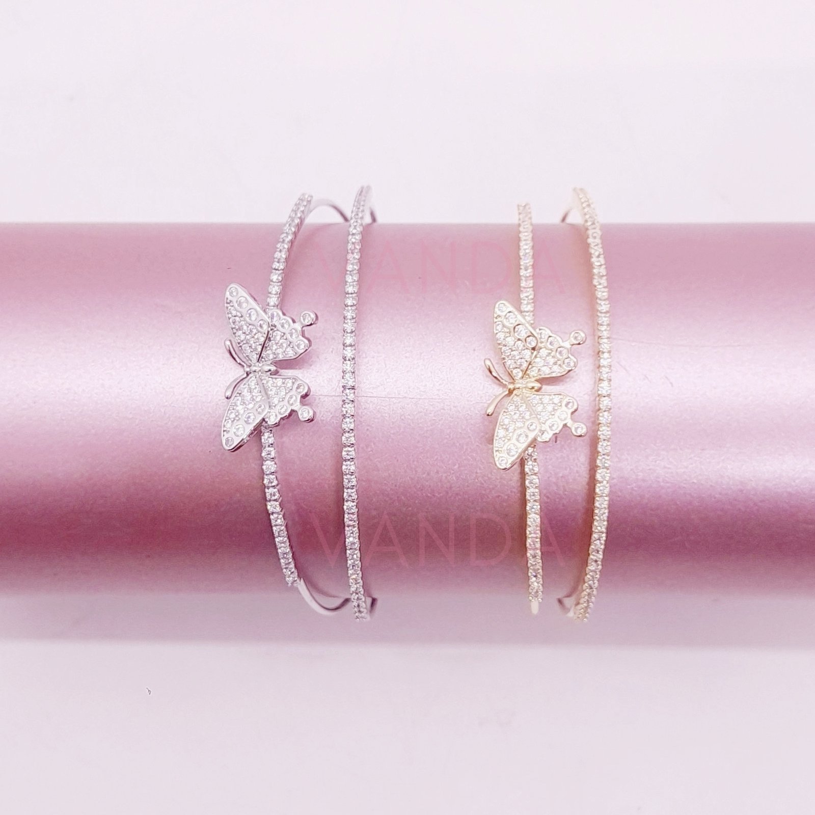 Pulsera tipo Esclava con Strass y Mariposa / B-20105