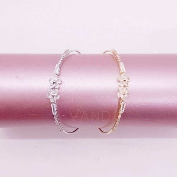 Pulsera tipo Esclava con Corazones Simil Nacar / B-20108
